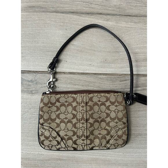 Coach Vintage Signature C Monogram Canvas Wristlet Leather Strap Y2K MF - Picture 1 of 5